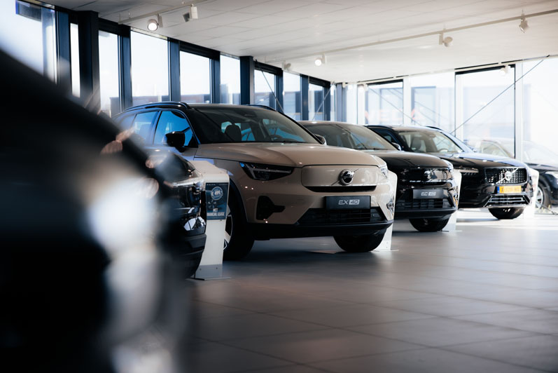 Showroom met Volvo's